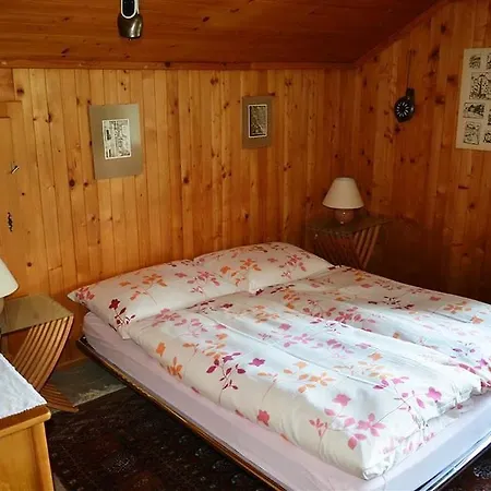 Erika, Chalet グスタード