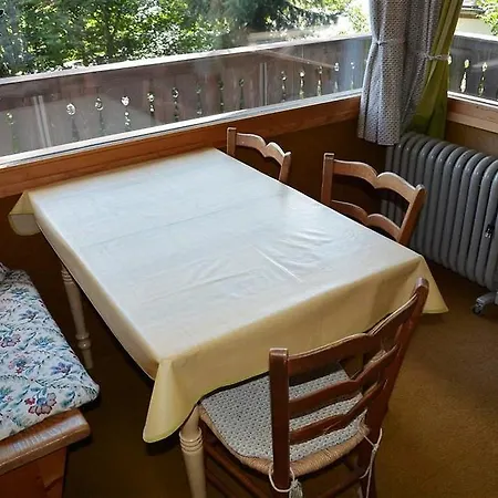 Erika, Chalet アパート